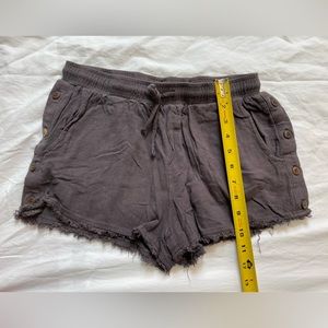 Mustard Seed brown pull on shorts.